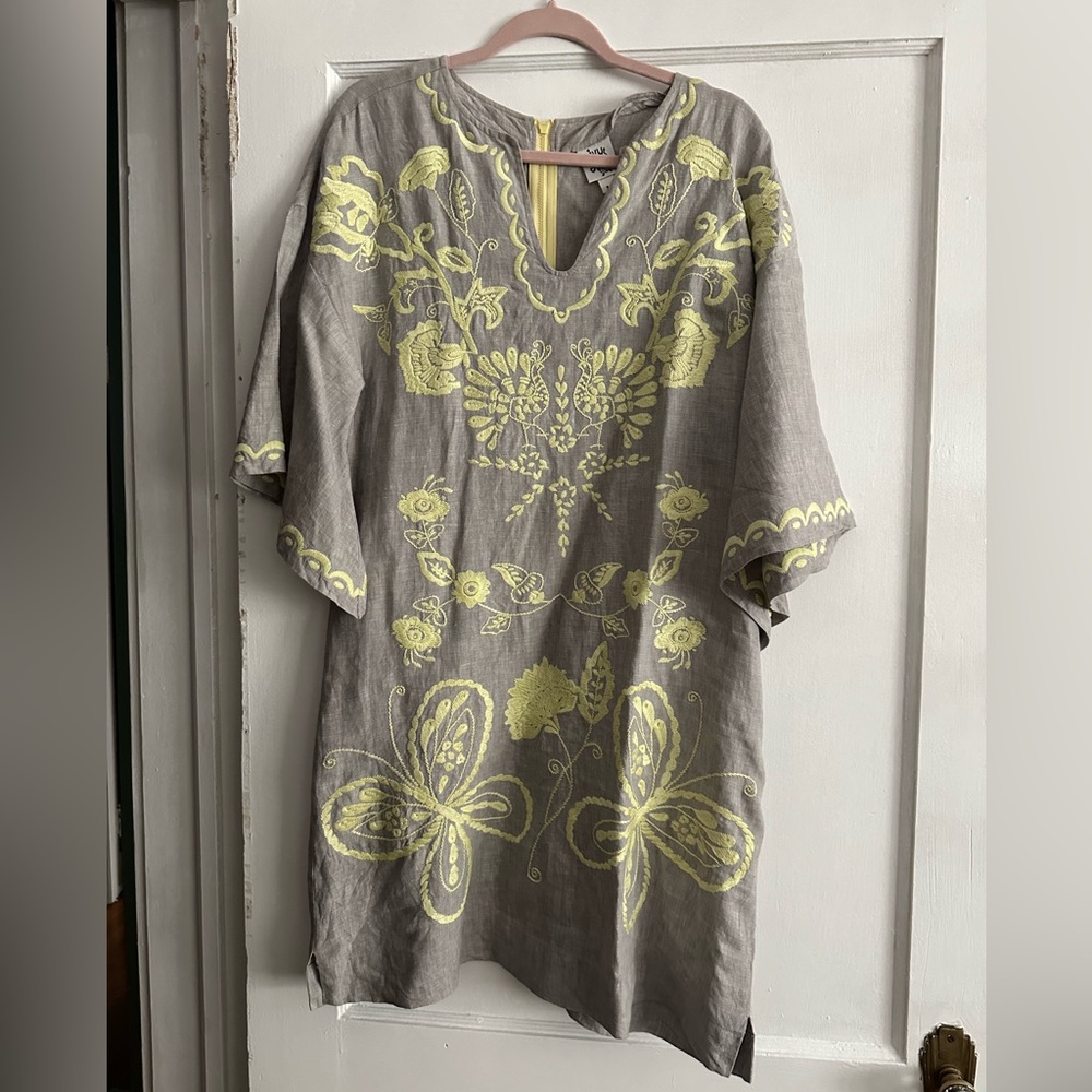 Ladies Medium Linen Embroidered Dress